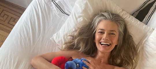 Paulina Porizkova, 58, Poses Nude in Mattress to Have faith an very fair appropriate time Birthday: ‘Nothing But Sunshine and a Smile’
