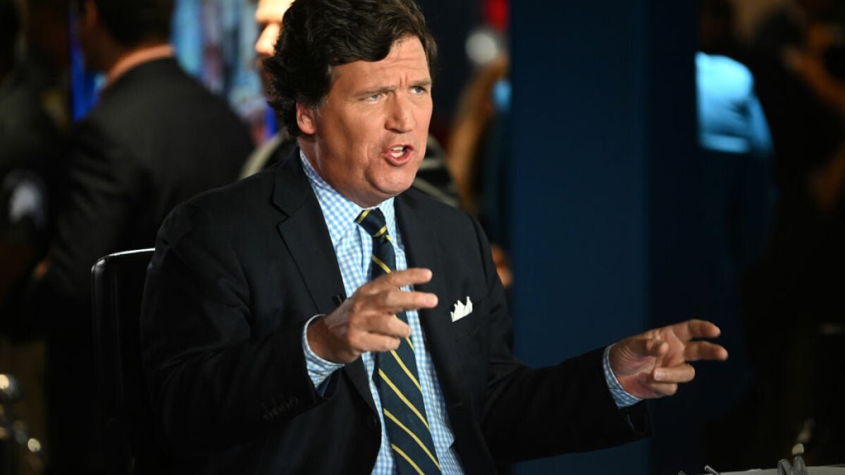 Tucker Carlson is reviving his stamp on Twitter