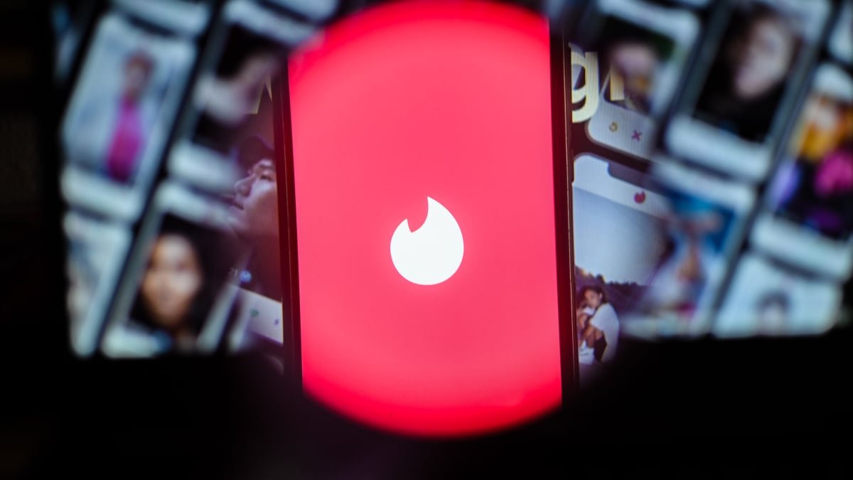 Tinder is putting off social handles from bios