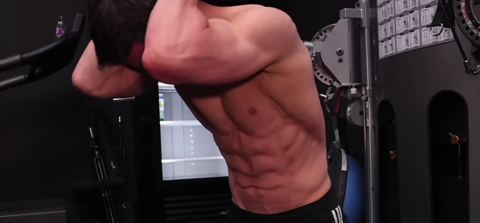 The 2 Strikes That Will Abet Shred Your Abs, In accordance with This High Trainer