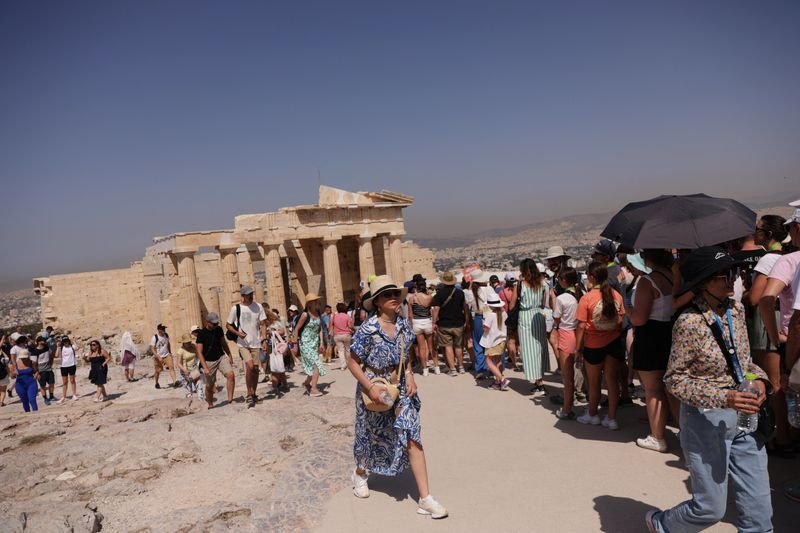Heatwave forces Athens to shut Acropolis, U.S. Southwest broils