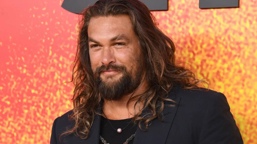 jason-momoa-to-play-lobo-in-supergirl-woman-of-tomorrow-movie