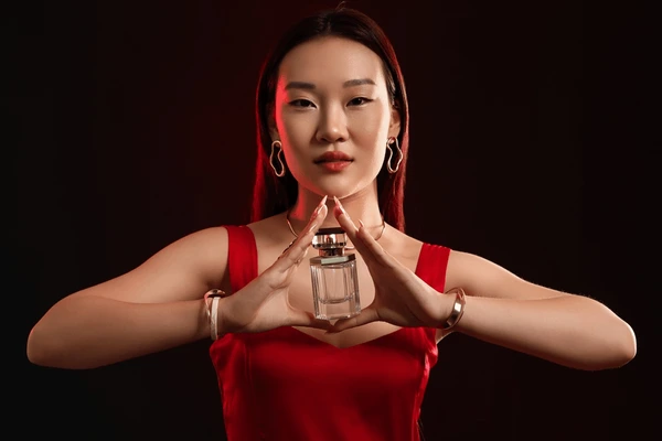 beautiful-asian-woman-perfume-on-600nw-2644607331